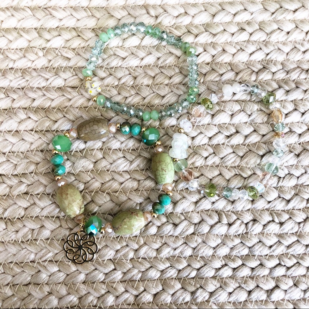Set of 3 Green Stone and Crystal Bracelets Gold - Picture 4 of 5